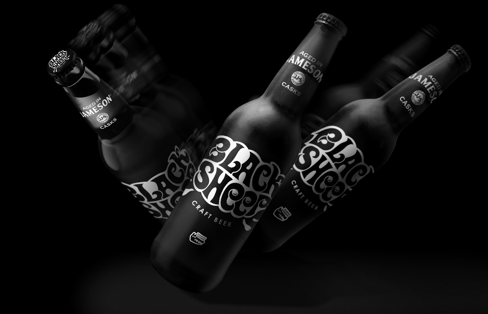 酒包裝設(shè)計以字母設(shè)計為核心(圖2)