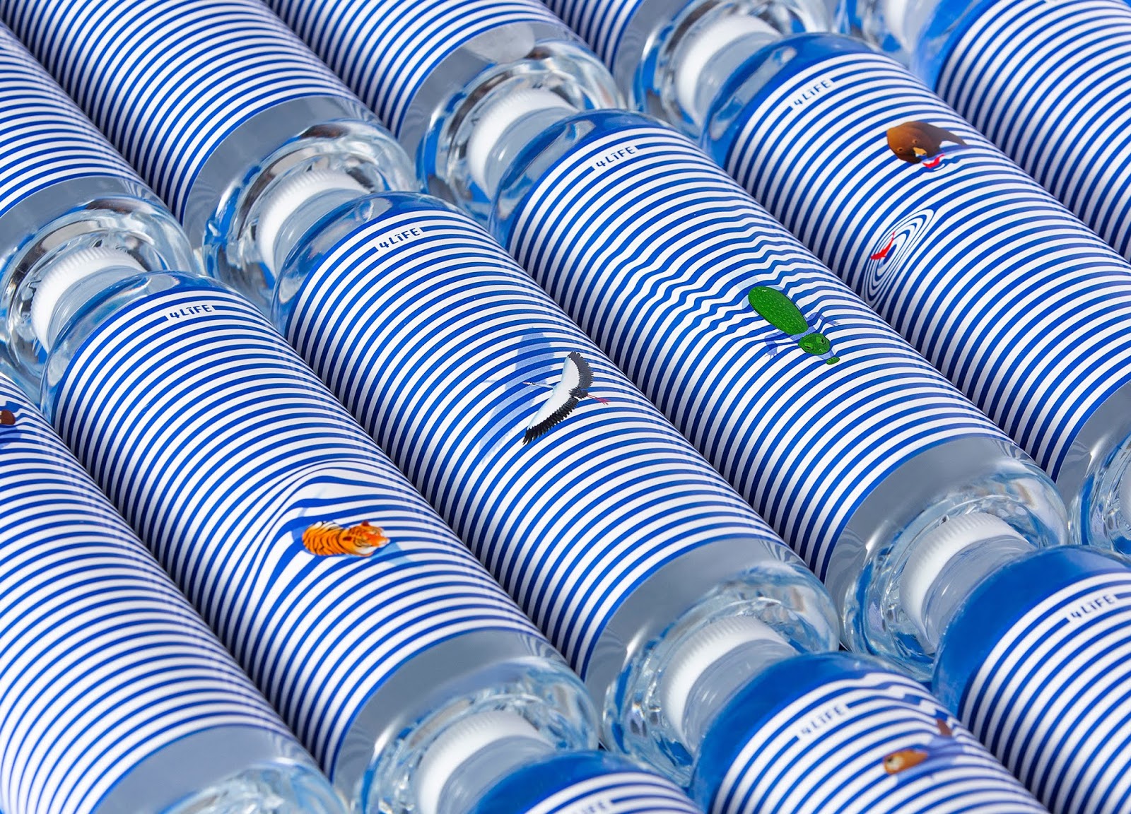 天然泉水包裝設(shè)計(圖4) 天然泉水包裝設(shè)計(圖4)