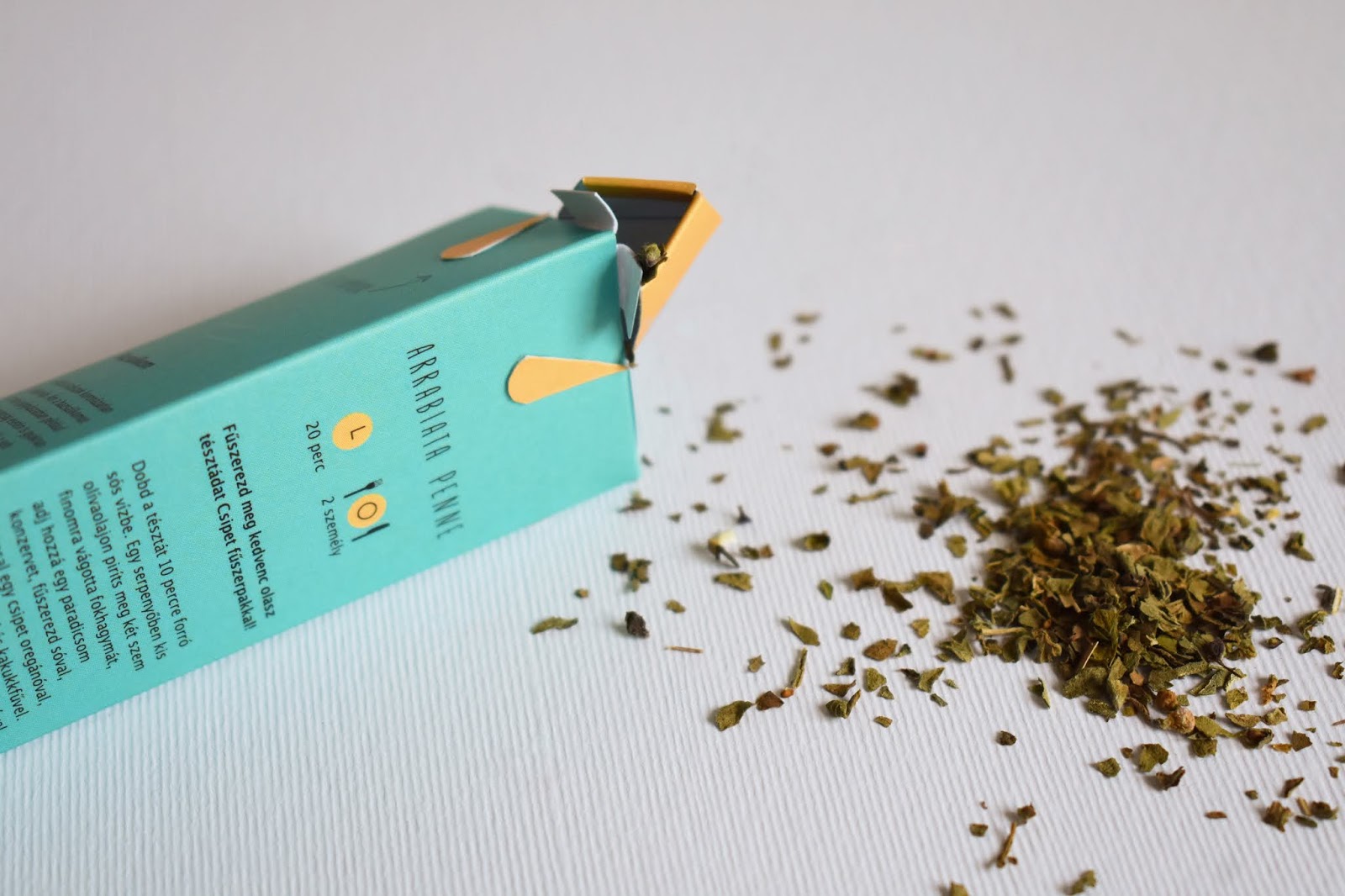 國外花草茶包裝設(shè)計(圖5)