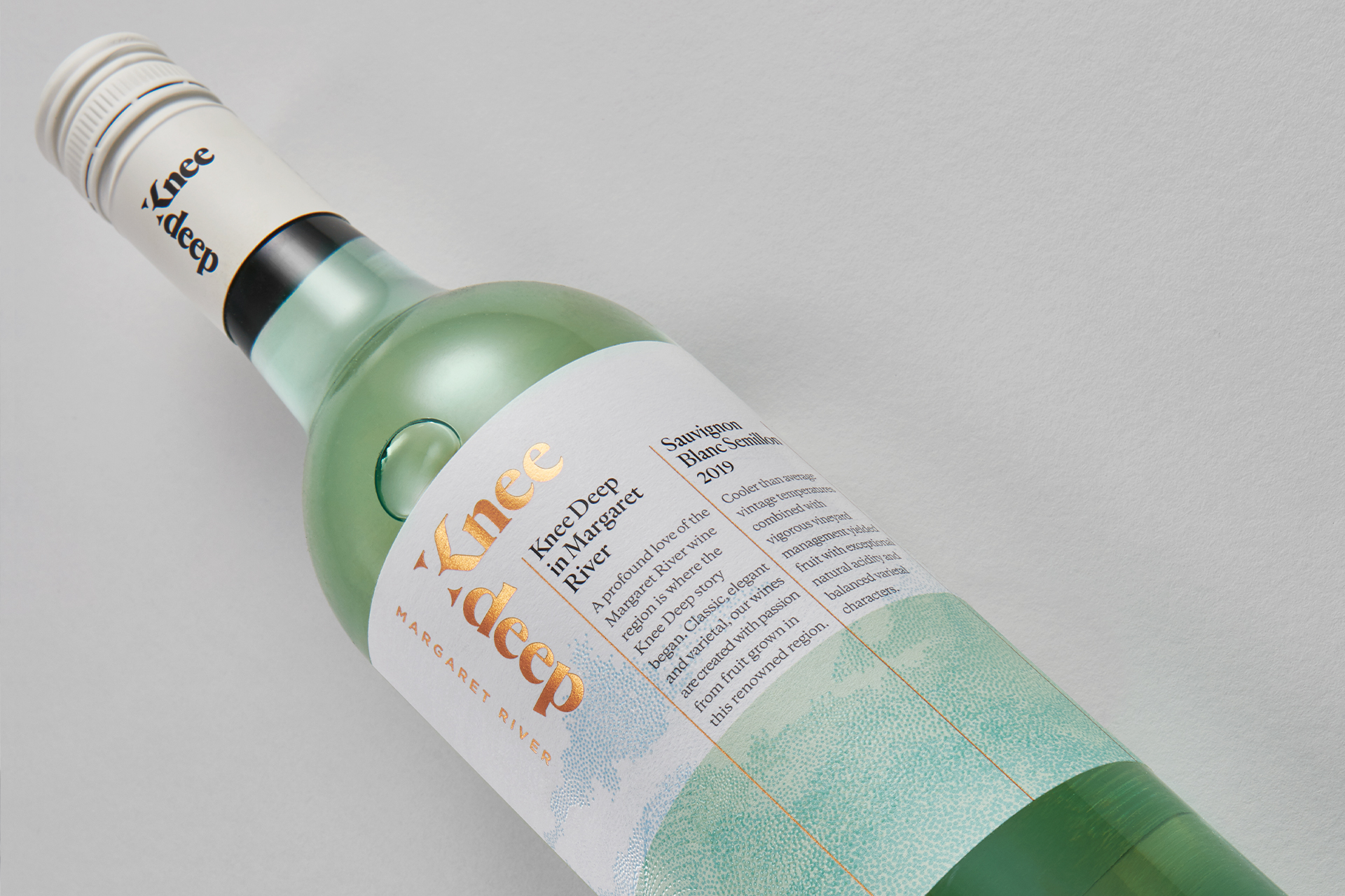 葡萄酒玻璃瓶紙標(biāo)簽怎么設(shè)計(jì)(圖1) 葡萄酒玻璃瓶紙標(biāo)簽怎么設(shè)計(jì)(圖1)