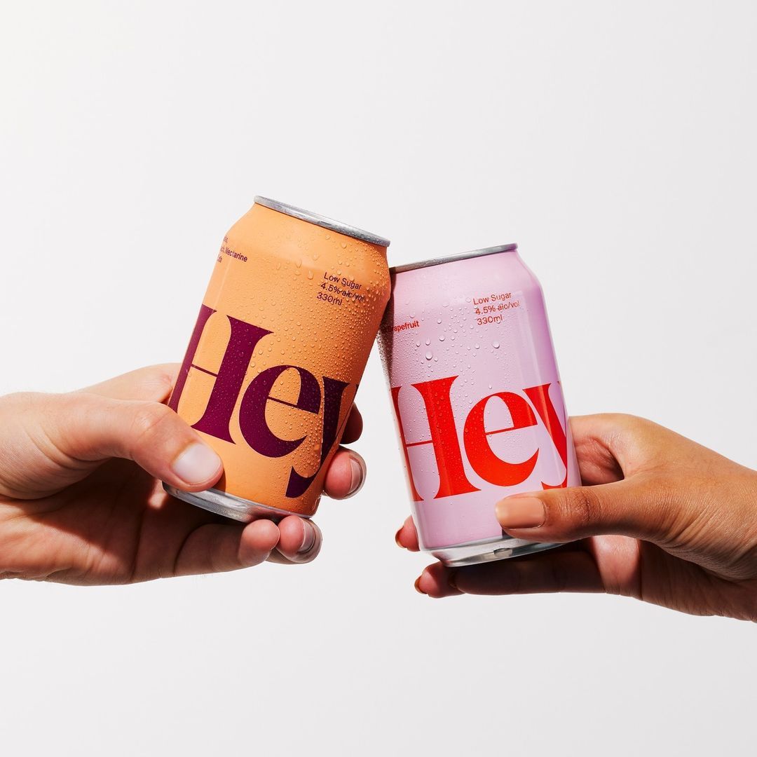 飲料包裝這樣設(shè)計精美簡約(圖1)