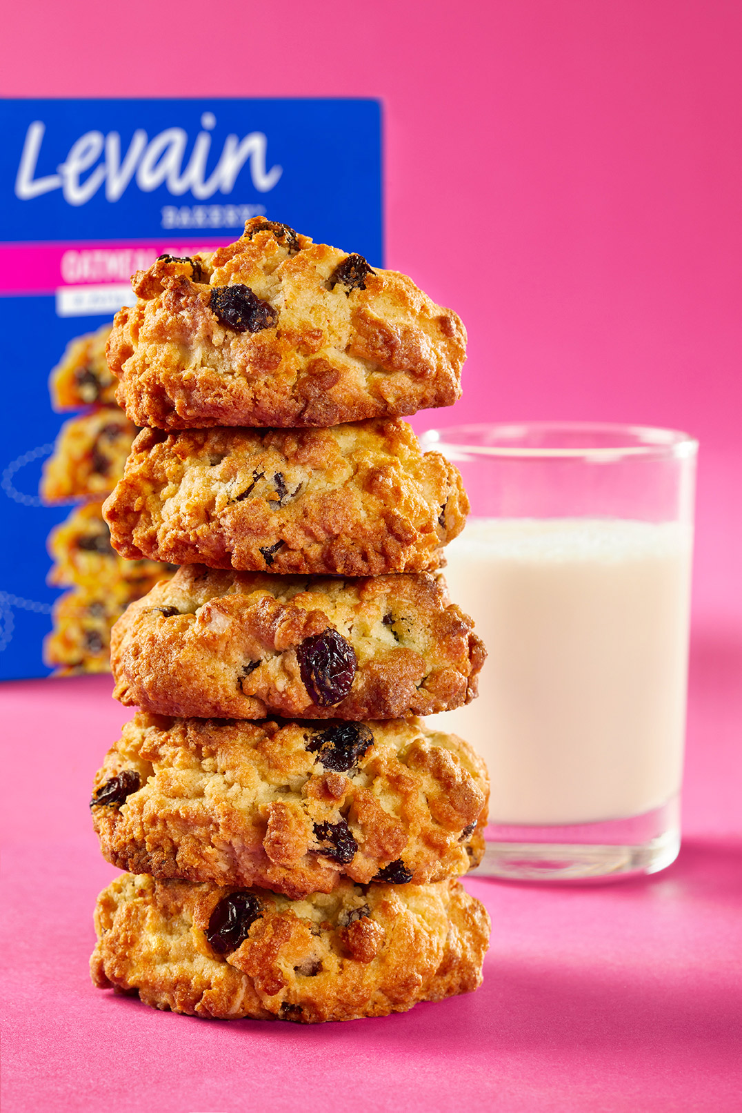 曲奇餅干創(chuàng)意包裝這樣設計視覺感很強(圖7)