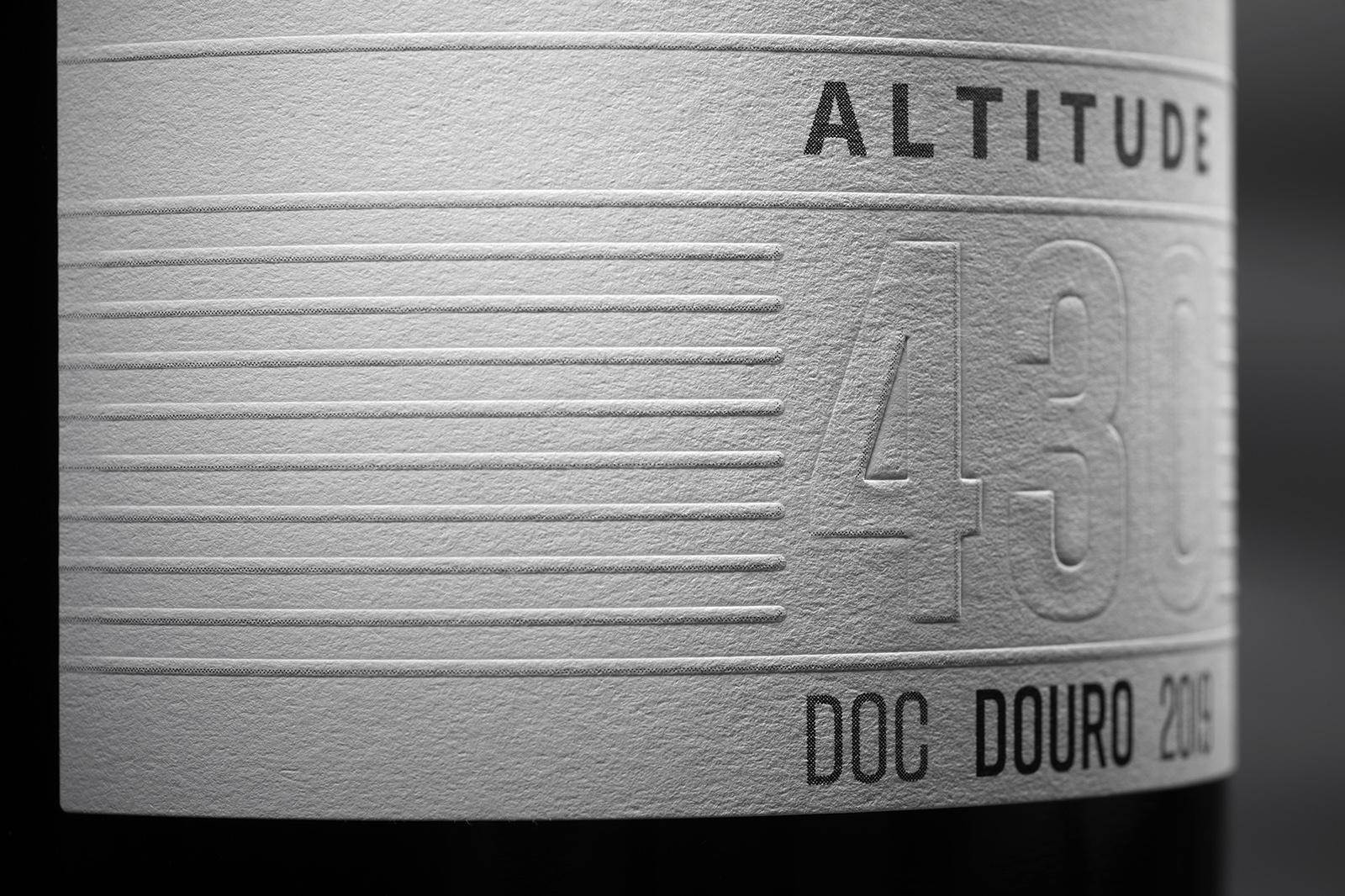 葡萄酒包裝這樣設(shè)計(jì)簡(jiǎn)約干凈又優(yōu)雅(圖7)