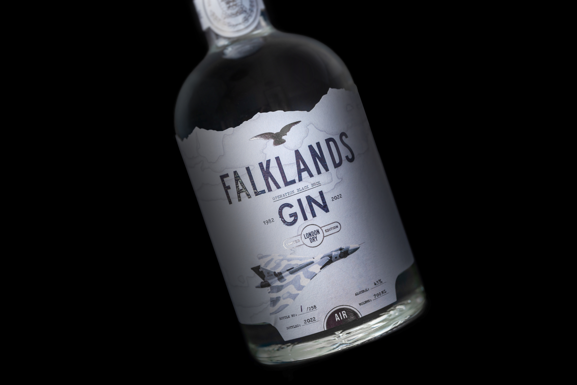 限量版烈酒品牌和包裝這樣設(shè)計(圖5) 限量版烈酒品牌和包裝這樣設(shè)計(圖5)