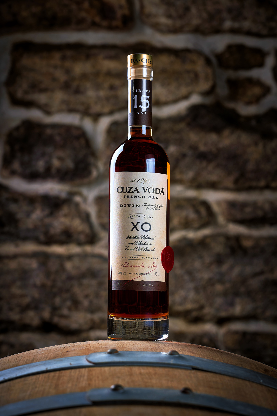 復(fù)古風(fēng)格的白蘭地酒包裝這樣設(shè)計(jì)(圖2) 復(fù)古風(fēng)格的白蘭地酒包裝這樣設(shè)計(jì)(圖2)