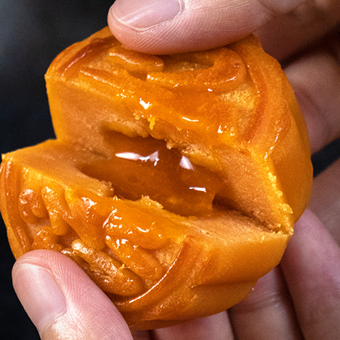 萌小姿 流心奶黃港式月餅 330g 禮盒裝包裝禮盒產(chǎn)品包裝創(chuàng)意設計欣賞(圖3)