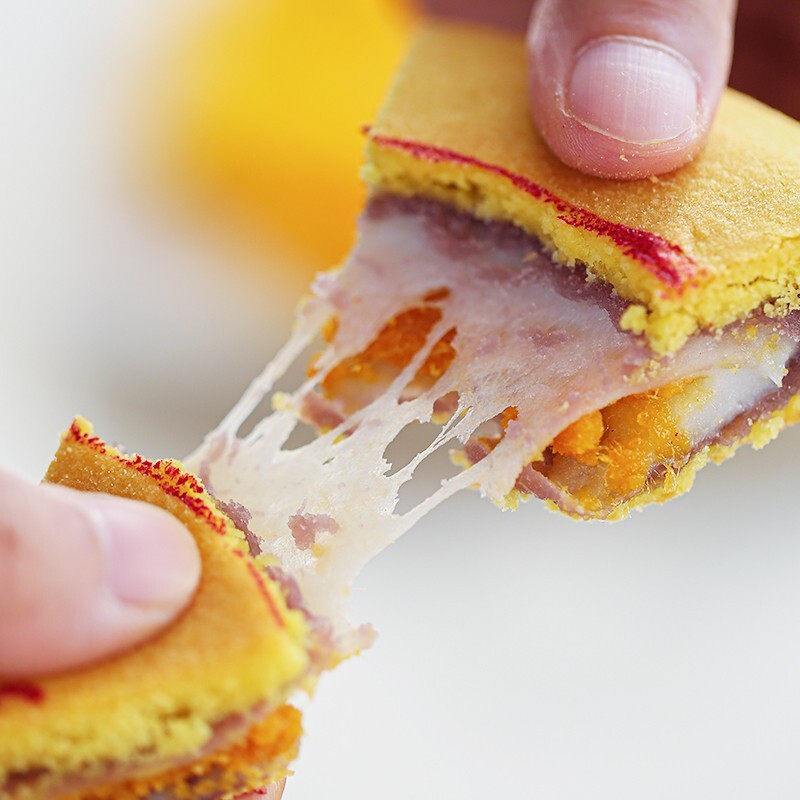 悅?cè)氚偃f 閩南大悅餅 香芋蛋黃肉松 廣式月餅 500g 禮盒裝包裝禮盒產(chǎn)品包裝創(chuàng)意設(shè)計欣賞(圖5)