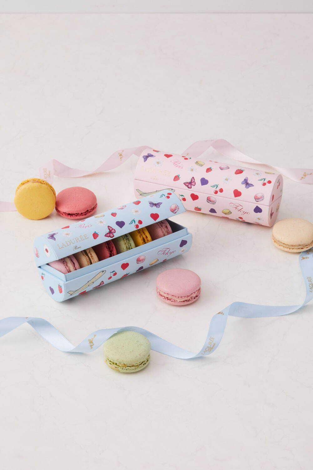 檸檬味焦糖馬卡龍和馬卡龍盒靈感來自Ladurée“藍(lán)天”(圖1)