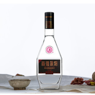 創(chuàng)意酒包裝設計經典清香型白酒瓶雙支裝產品包裝設計欣賞(圖4)