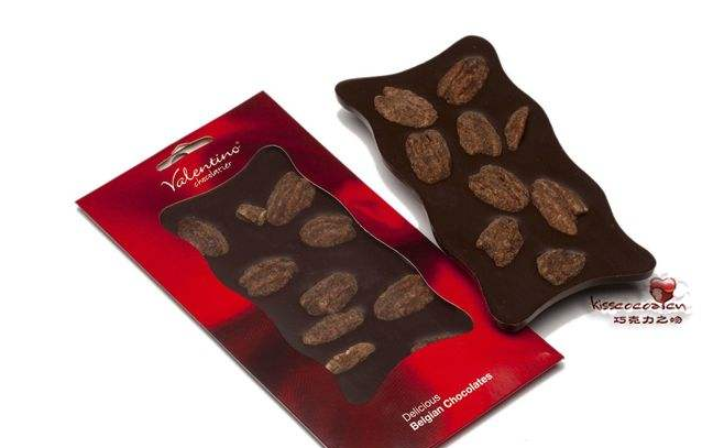 凡情蒂諾巧克力 Valentino凡情蒂諾品牌logo與食品包裝設(shè)計(jì)欣賞(圖2)